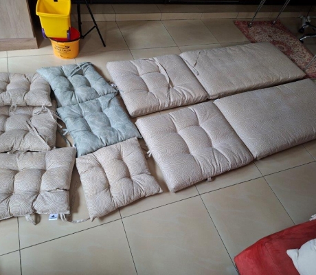 2 x POOL LOUNGER CUSHIONS PLUS 6 SMALL CUSHIONS - R500 (C BENONI)
