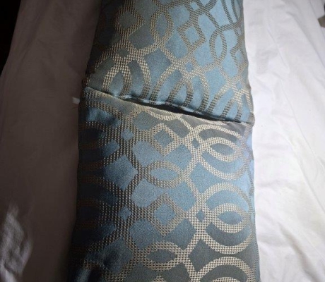 2 DROPS BLUE PATTERNED CURTAINS WITH MATCHING CUSHIONS - R500 (C BENONI)