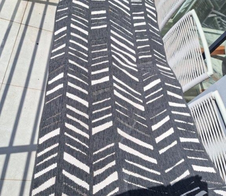 BLACK AND WHITE CARPET RUNNER - R200 (S SANDTON)