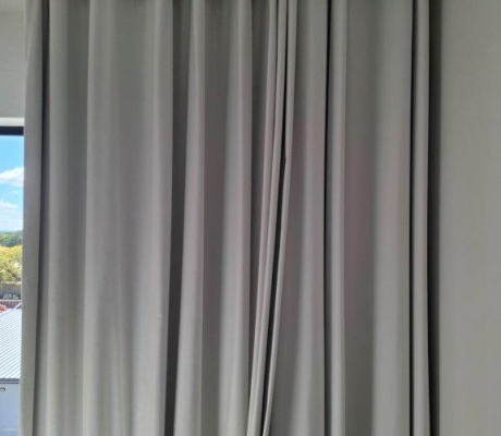 2 LONG LARGE EYE HOLE LINED CURTAINS WHITE - R800 (S SANDTON)