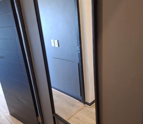 BODY LENGTH BLACK FRAMED MIRROR - R1000 (S SANDTON)