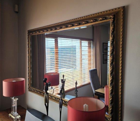 (LF2) Mirror in dining room