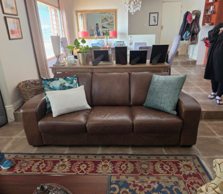 (LF9) Genuine leather couch from London