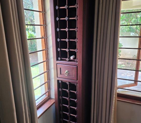 (LF16) Set of large standing mahogany wood wine cupboards