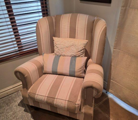 (LF36) Wing back chair
