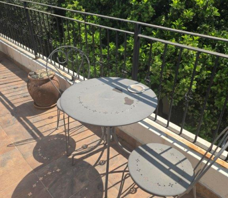 (LF47) Outdoor table with 2 chairs