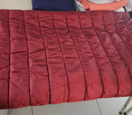 RED COMFORTER FOR DOUBLE BED - R100 (C BENONI)