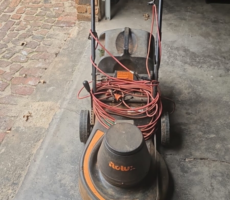 ROLUX LAWNMOWER - R700 (C BENONI)