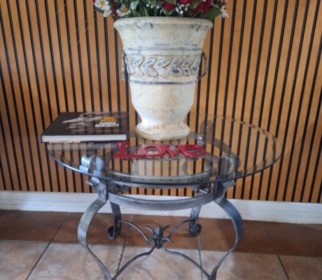 (ALB 25/4 - No:10) - Vintage French-style wrought iron and glass table. (70cm Diameter)