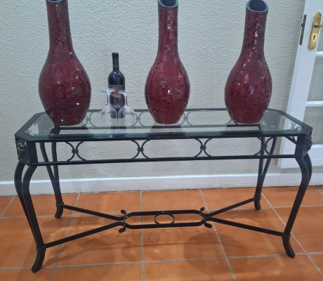 (ALB 25/4 - No:22) - Metal console server with a black frame and a glass top (127cm W x 65cm H x 44cm D)
