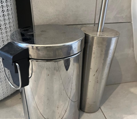 BATHROOM BIN AND TOILET BRUSH - R150 (S SANDTON)