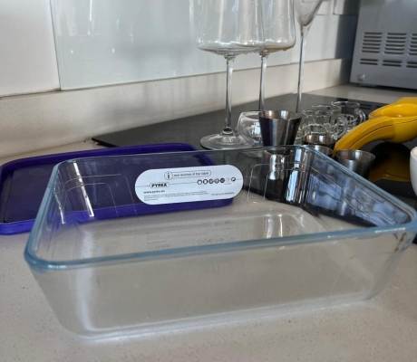 VARIETY OF KITCHEN ITEMS - PRICE ON THE DAY (S SANDTON)