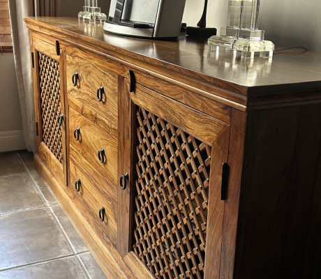 (LF48) Wooden slatted sideboard