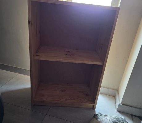 MIDSIZE BOOKSHELF