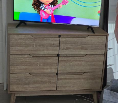 CHEST OF DRAWERS / TV STAND
