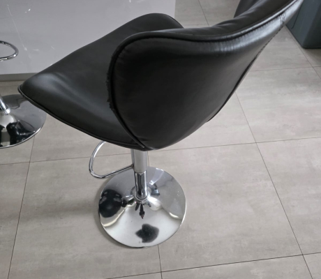 3 X BAR STOOLS