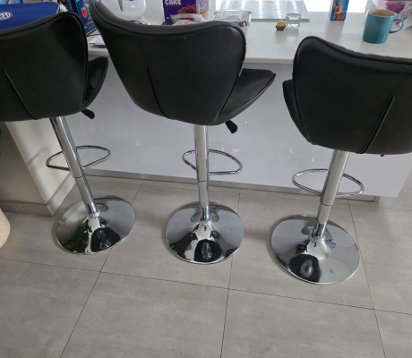 3 X BAR STOOLS
