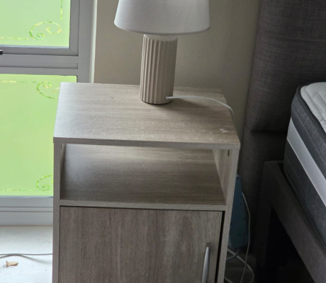 BEDSIDE TABLE WITH LAMP