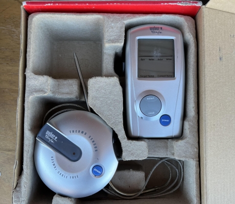 No:  31  (KP-STORE) -WEBER DIGITAL THERMOMETER  - R120