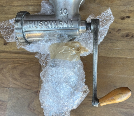 No:  46  (KP-STORE) -HUSQVARNA NR 10 GRINDER  - R300