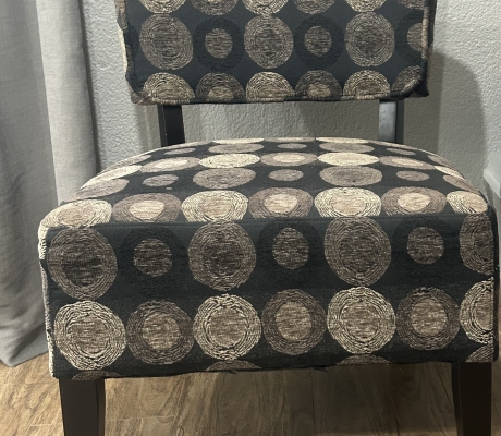 (ALB 25/4 - No:57) - Patterned slipper chair in shades of grey and brown. 