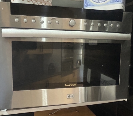 (ALB 25/4 - No:7) - LG Solardom Microwave Oven