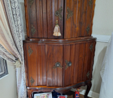 DRINKS CABINET