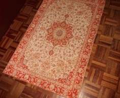 SET OF RED PATTERNED RUGS - R120 (C BENONI)