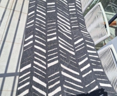 BLACK AND WHITE CARPET RUNNER - R200 (S SANDTON)