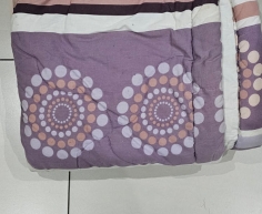 QUEEN SIZE PURPLE PATTERNED COMFORTER - R100 (C BENONI)