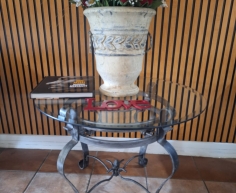 (ALB 25/4 - No:10) - Vintage French-style wrought iron and glass table. (70cm Diameter)
