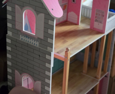 DOLLS HOUSE