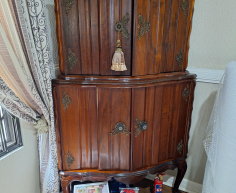 DRINKS CABINET